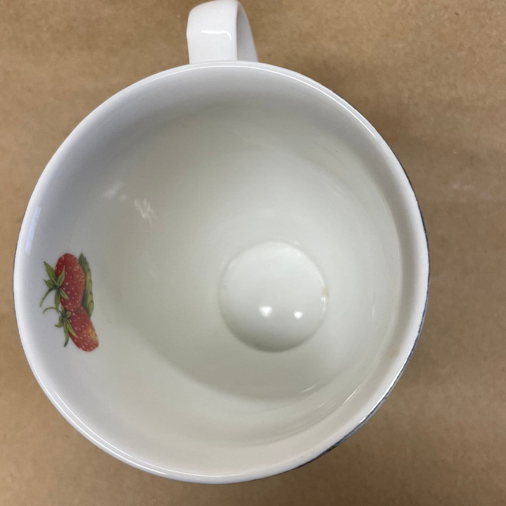 Elizabethan Chatsworth Strawberry Mug