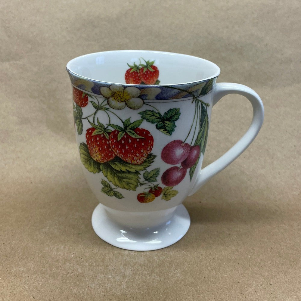 Elizabethan Chatsworth Strawberry Mug