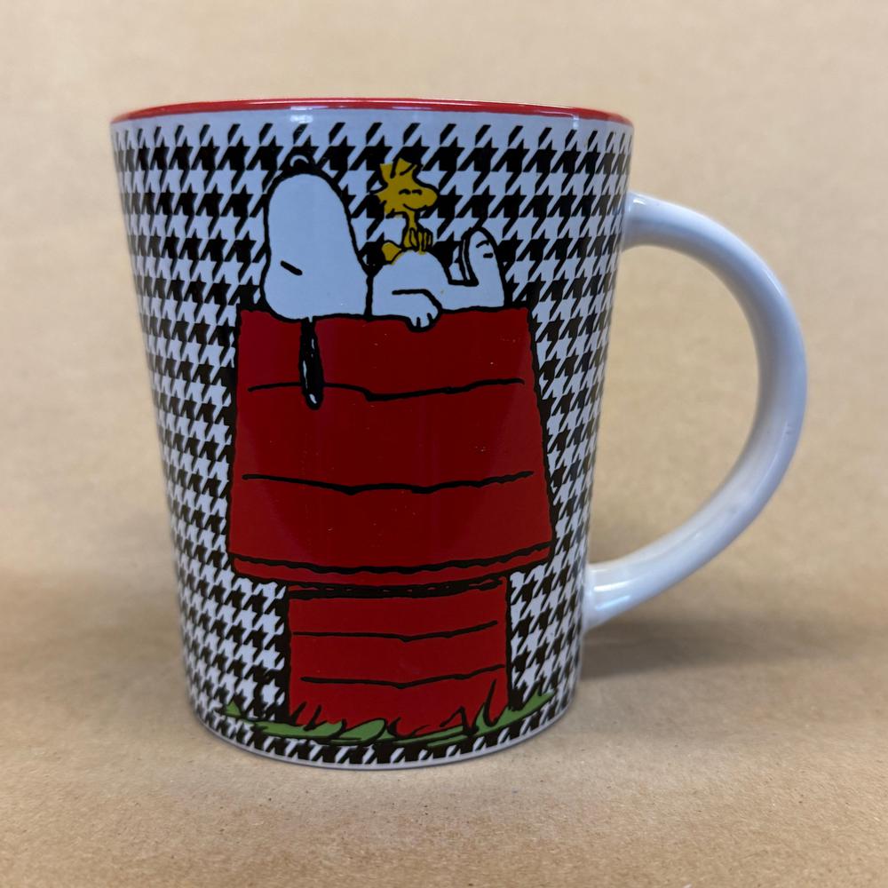 Gibson Peanuts Woodstock Doghouse Houndstooth Mug