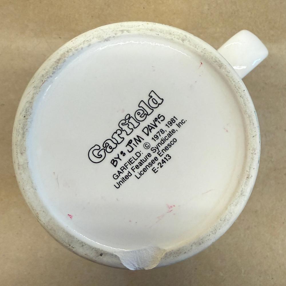 Garfield Embossed Skating Happy Holidays Mug-1981