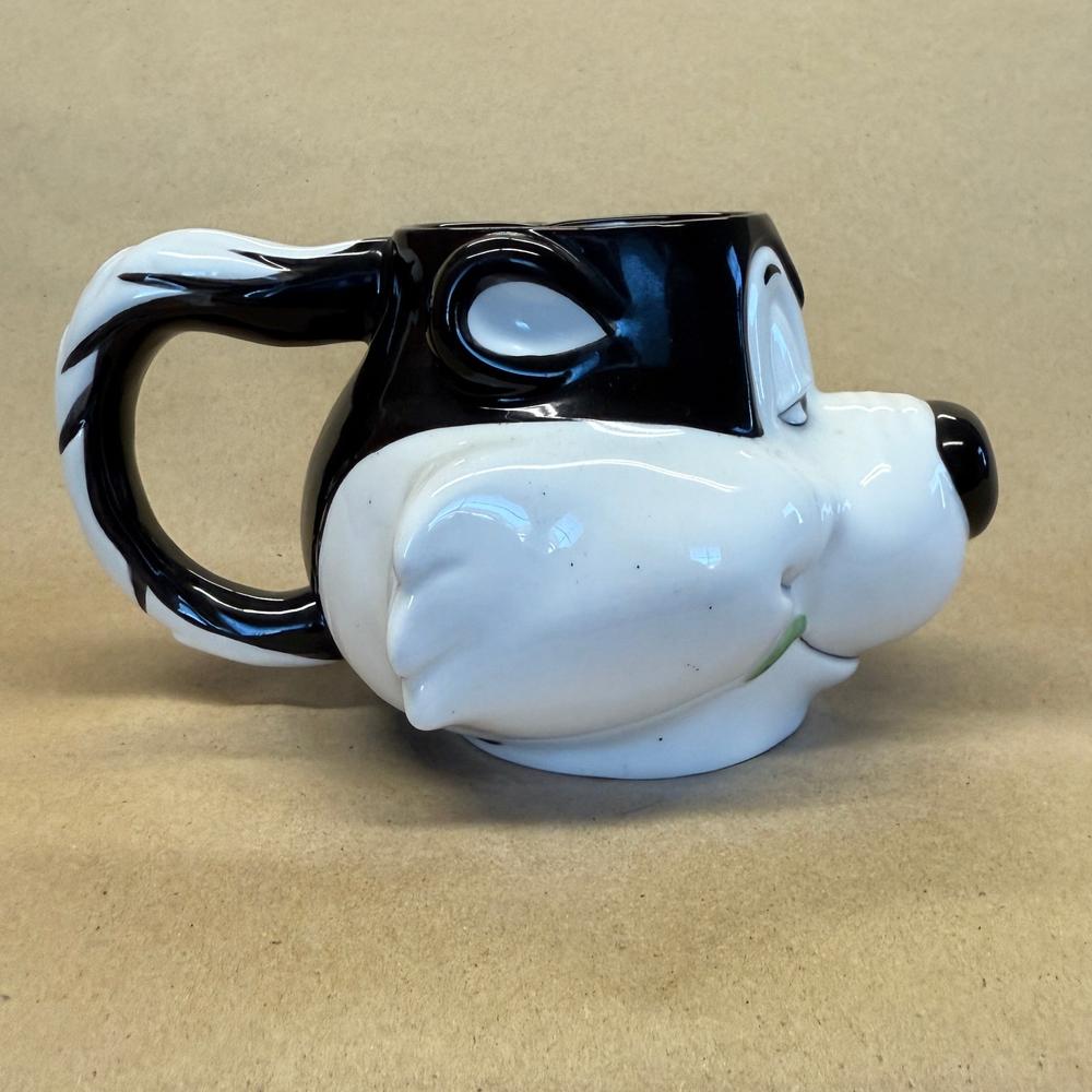 Looney Tunes Pepe Le Pew 3D Mug-1993