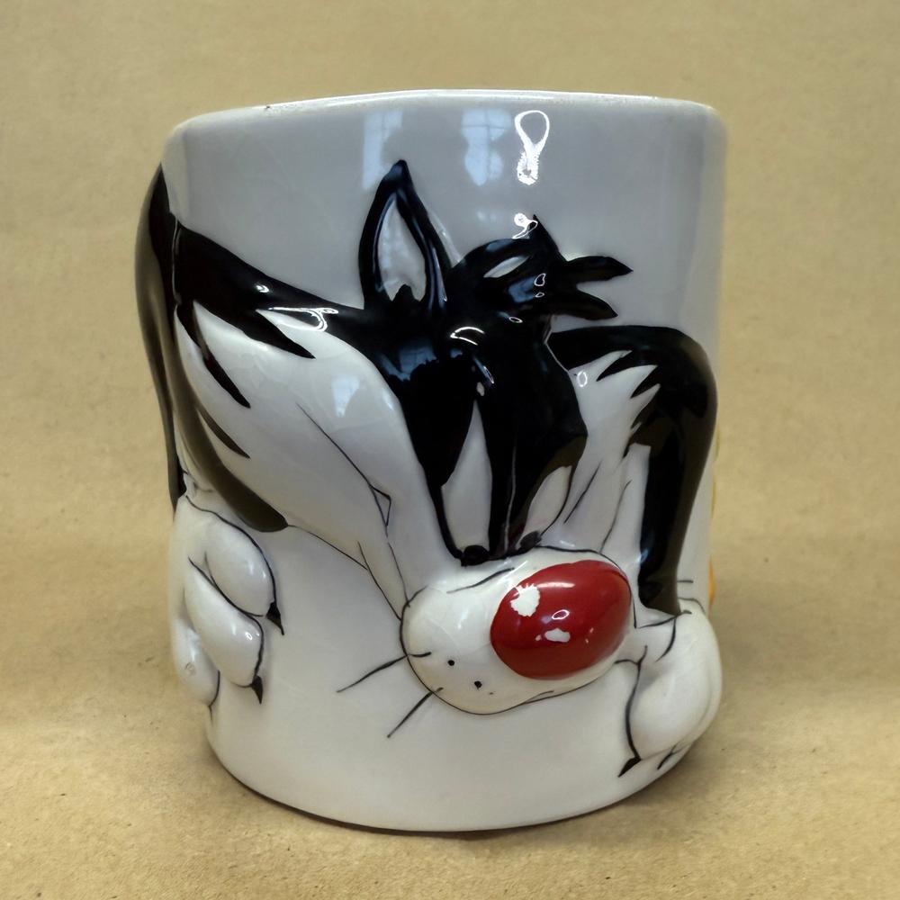 Looney Tunes Gibson Sylvester Tweety Bird 3D Mug-1998