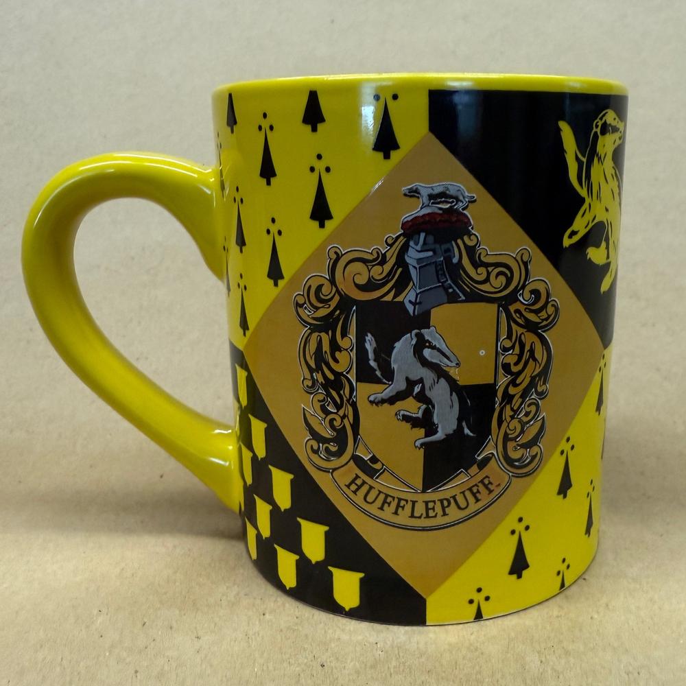 Harry Potter Hufflepuff Coat of Arms Mug-2021