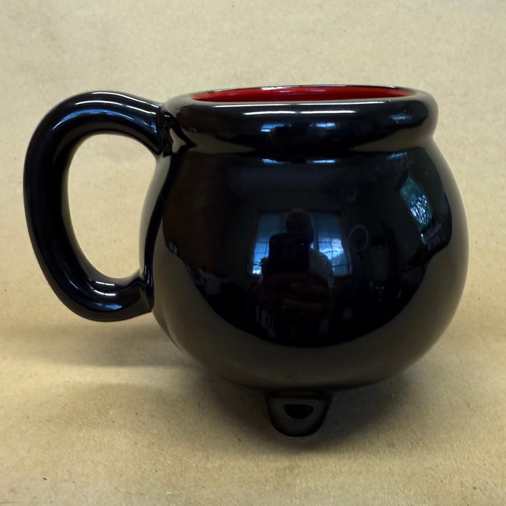 Harry Potter Gryffindor Coat of Arms Caldron Mug-2017